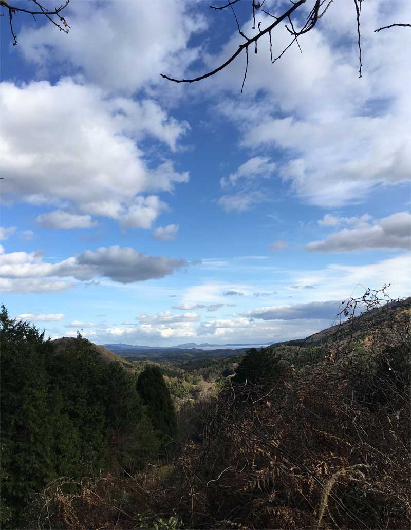 出雲の山と寝仏