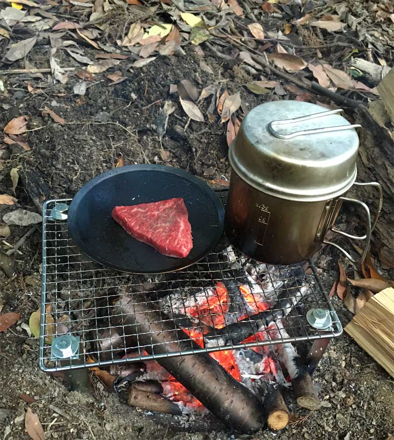 鉄板で焼肉