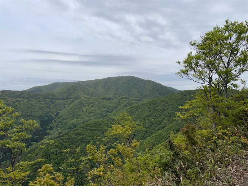 等検境頂上から大万木山