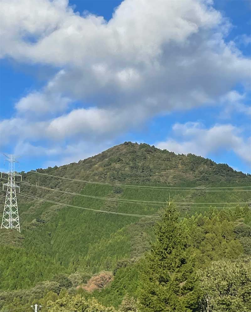 温泉から見た剣山