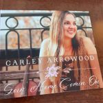 Carley Arrowoodの「Goin Home Comin On」を聴く